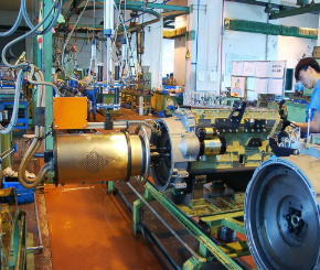 3轴飞轮螺栓拧紧机 (悬挂形式)图2