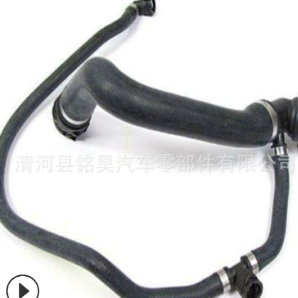 工厂品牌批发量大优惠优质水管适用于路虎揽胜散热器胶管LR034637图2