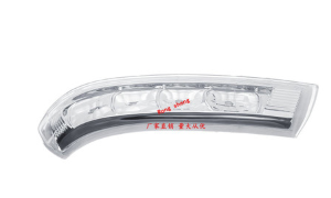 适用现代圣达菲Santa Fe维拉克斯 IX55倒车镜后视镜转向灯信号灯图3