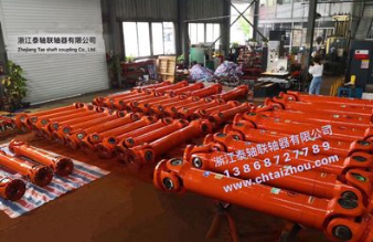 大型工厂直销十字万向联轴器 十字关节SWC万向传动轴图2