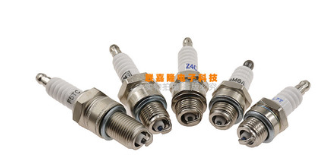 割草机火花塞通用四冲程绿篱机火花嘴打草机割灌机二冲油锯火花塞图3