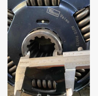 厂家直销供应配套豪沃，欧曼，奔驰18齿，14齿，10齿离合器片图2