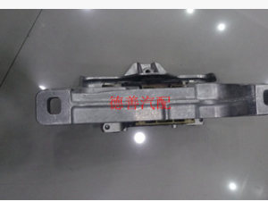 适用于奔驰A180 A200 A260 B180 B200 B260发动机机脚胶 机脚垫图2