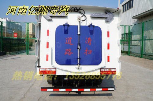 斯威普牌东风多利卡EQ1070SJ3BDF扫地车，100马力朝柴发动机，进口液压系统，优化的结构设计，性价比高图4