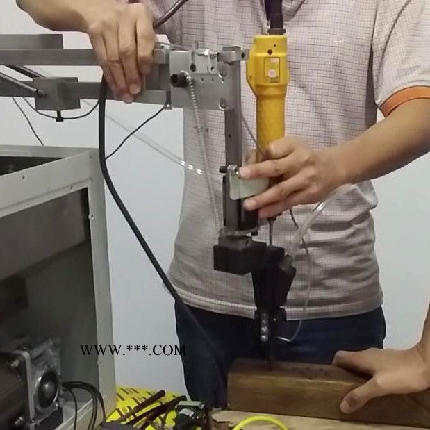 轮胎螺母拧紧机 轿车重卡多轴自动轮胎飞轮缸盖主轴承螺母螺钉螺丝螺栓伺服拧紧机改造定金图4