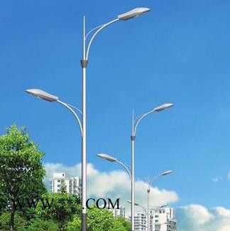 定制 双连杆城市路灯双臂道路照明灯 新型**道路双挑路灯杆 LED路灯图5