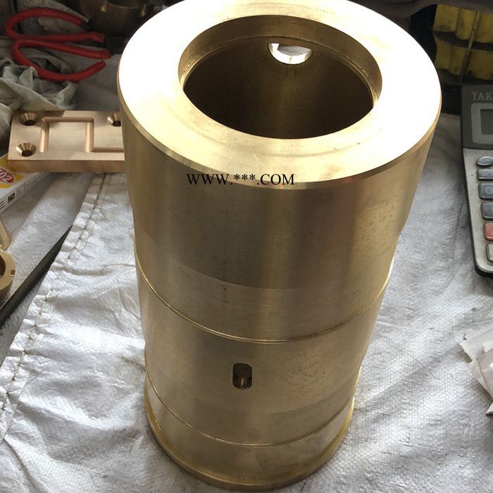 本公司专业正产  铜套轴承  油缸铜套  起动机铜套  曲轴铜套
