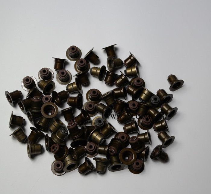 五菱荣光 五菱宏光 新之光6390/6400 五菱鸿途B12发动机气门油封图3