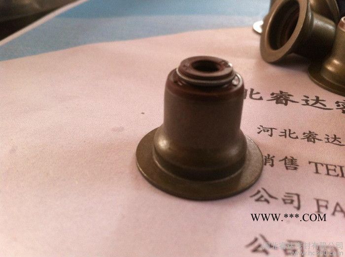 供应睿达大金杯4D22气门油封图3