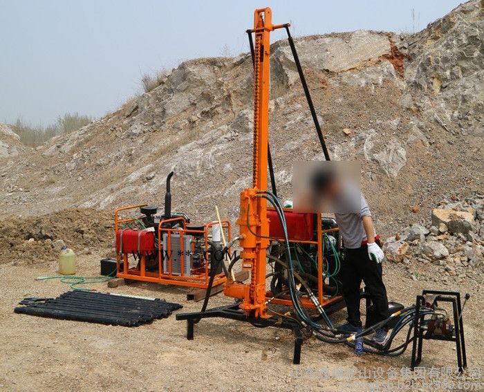 山地钻机配套活塞空压机    柴油动力山地钻机图5