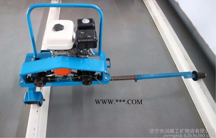 一拖二内燃软轴高频捣固机 产品 一拖二内燃软轴高频捣固机 采用活塞缓冲减震和机体弹性减震设计，有效降低操作的劳动强度图6