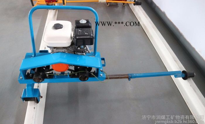 一拖二内燃软轴高频捣固机 产品 一拖二内燃软轴高频捣固机 采用活塞缓冲减震和机体弹性减震设计，有效降低操作的劳动强度图4