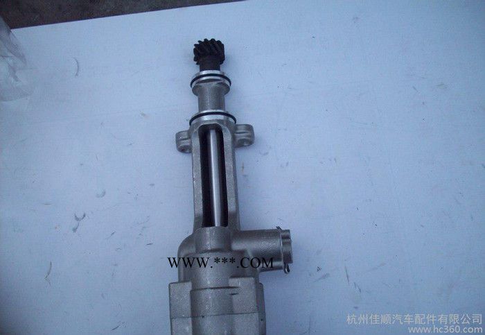 **批量销售五十铃系列机油泵图2