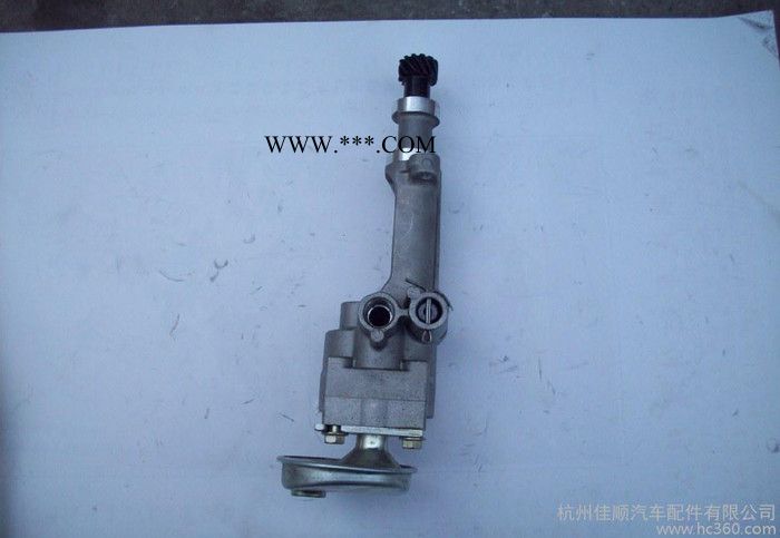 **批量销售五十铃系列机油泵图3