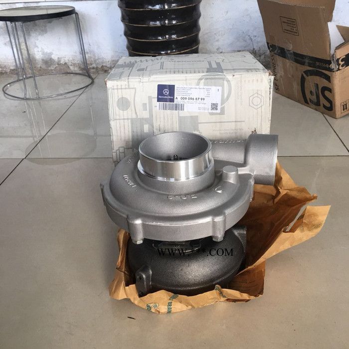 适用于吊车用奔驰OM502LA 奔驰发动机涡轮增压器图3