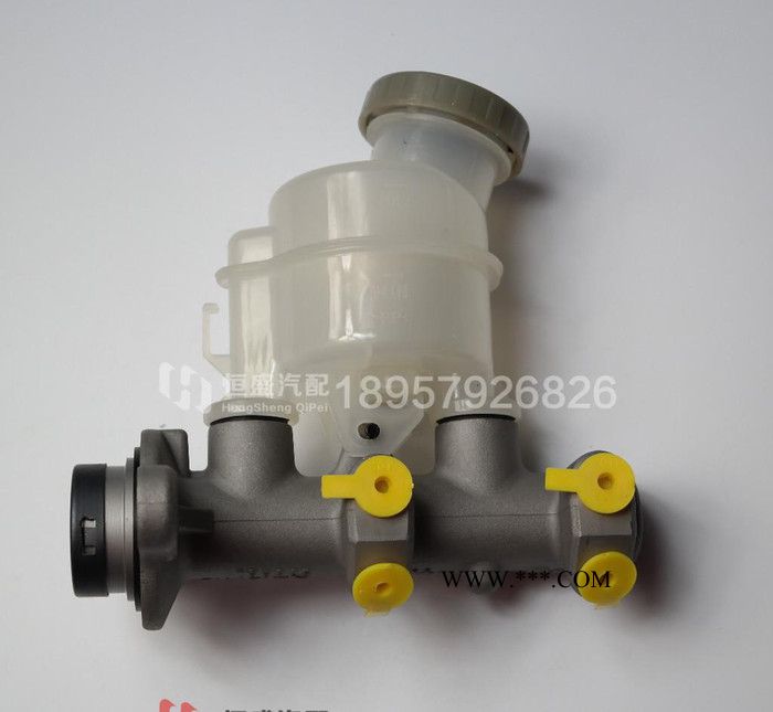 长安奔奔 刹车总泵 制动总泵 带刹车油壶 四孔  量大从优图3