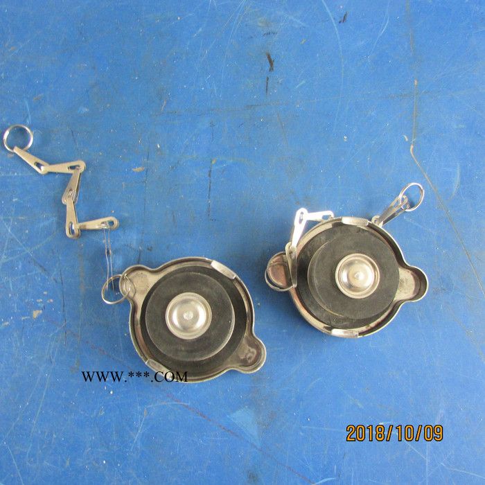 供应徐工机械装载机原厂配件860151797--0.9I水箱盖617593-01(YL) 品质保证图2