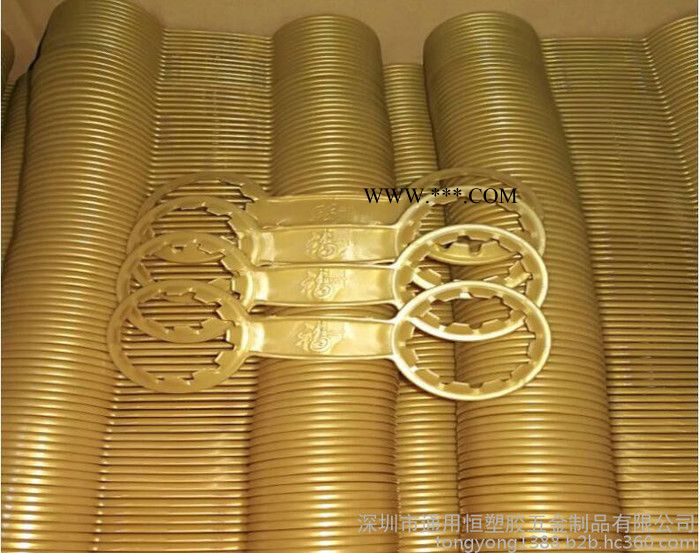 工厂直销双瓶提手扣 玻璃水搭扣 双瓶提手扣 塑料提手 双孔饮料提手 娃哈哈提手塑料手提扣玻璃水搭扣图2