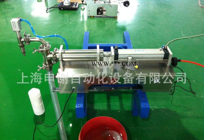 玻璃水容积式液体定量灌装机图2