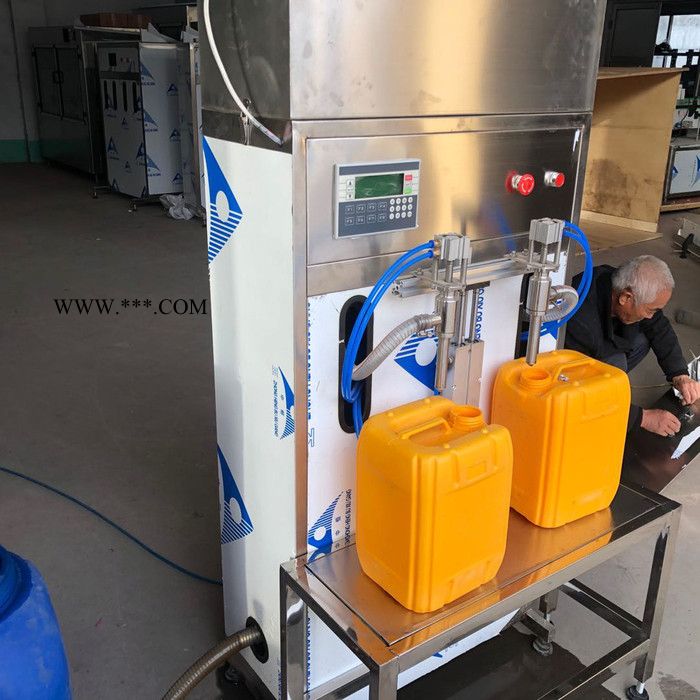 批发全自动液体玻璃水灌装设备厂家 价格郑州全自动双头1-5L车尿素灌装机河南 双头5-25L全自动液体  玻璃水灌装机厂图3