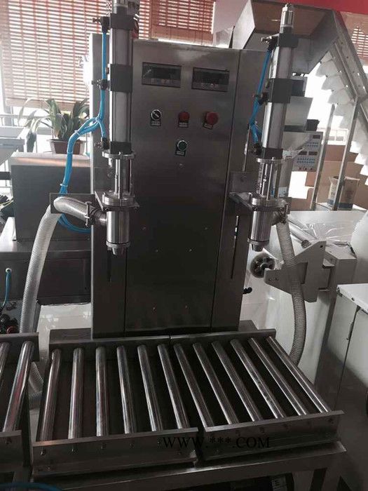 郑州供应大容量车用尿素 玻璃水液体肥料灌装机厂家 花肥大桶自动灌装图3