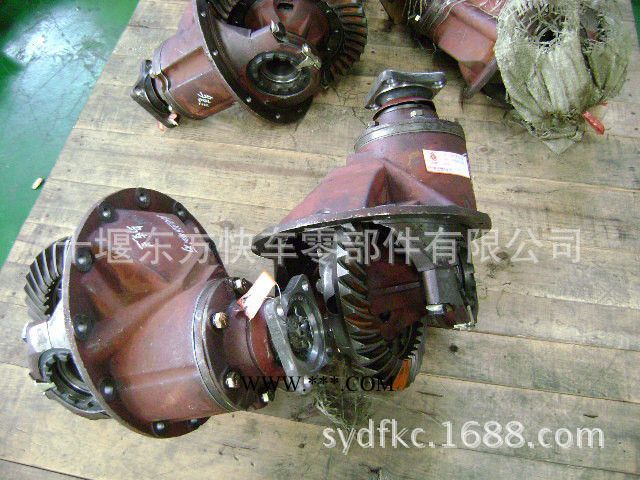 2402Q01-010-A后桥主减速器及锥齿轮差速器总成图2