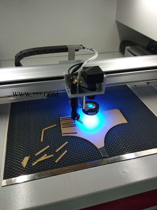 群英高精度激光切割机 电镀膜片/触摸屏/不干胶/有机玻璃激光切割雕刻机激光裁床图4