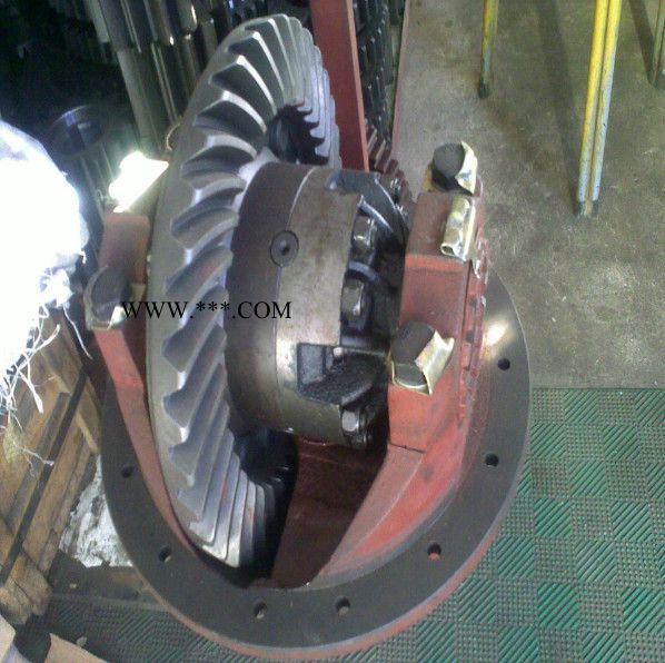 洛建路通压路机差速器总成图2