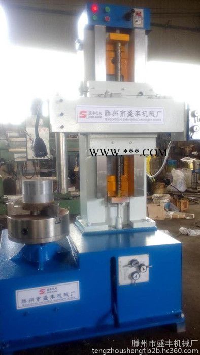 滕州盛丰横向自动走刀小立车，差速器壳体精加工立车图8