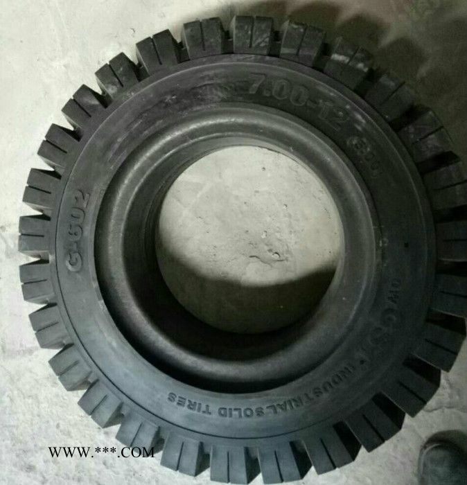 国威700-12 实心轮胎含轮辋图2