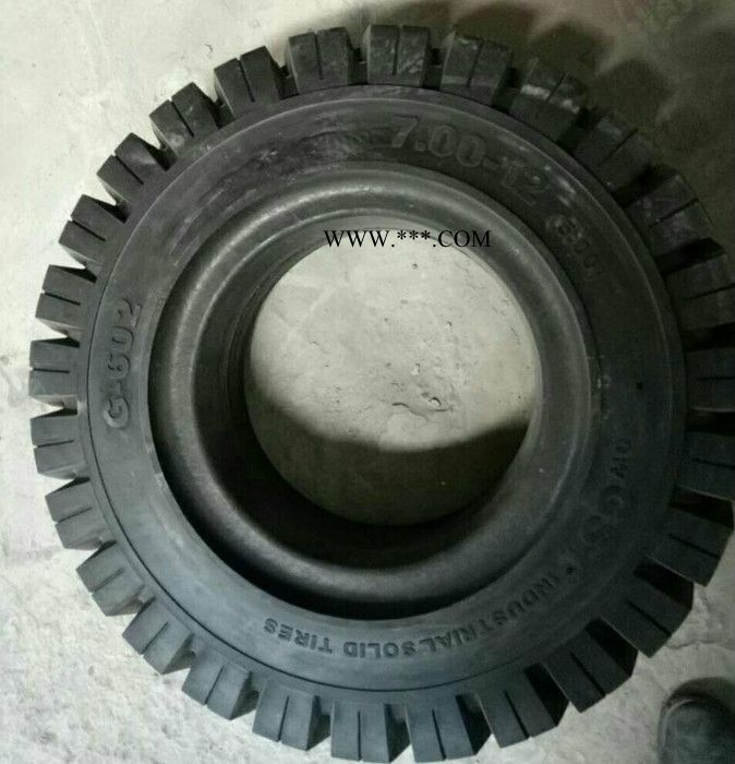 国威700-12 实心轮胎含轮辋图3