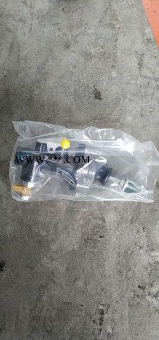 丰田FD30 制动总泵图2