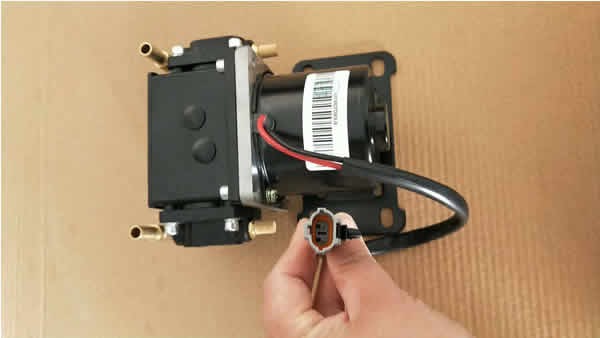 泗洪县比德文V7电动汽车配件机盖价格