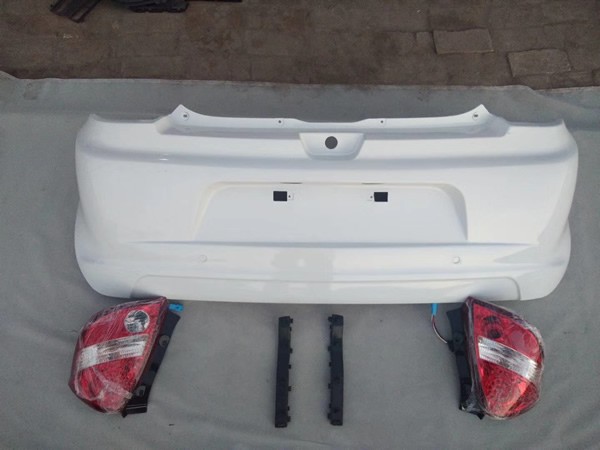 明山区众新E7电动汽车配件机盖价格