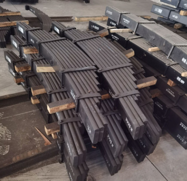 江西重卡汽车钢板100*25 *1600解放工程王后悬架弓子钢板弹簧总成图3