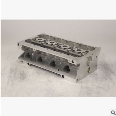 厂家 直供 适用于 波罗 1.4L VW POLO Cylinder Head 气缸盖图2