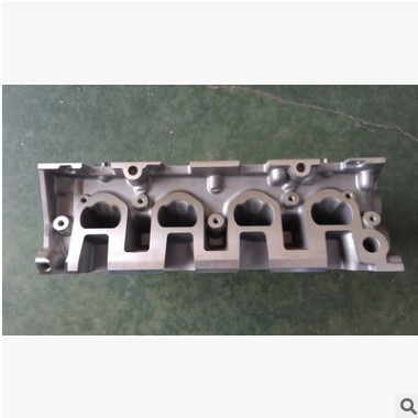 厂家直销 桑塔纳 新款 VW SANTANA Cylinder Head 缸盖图3