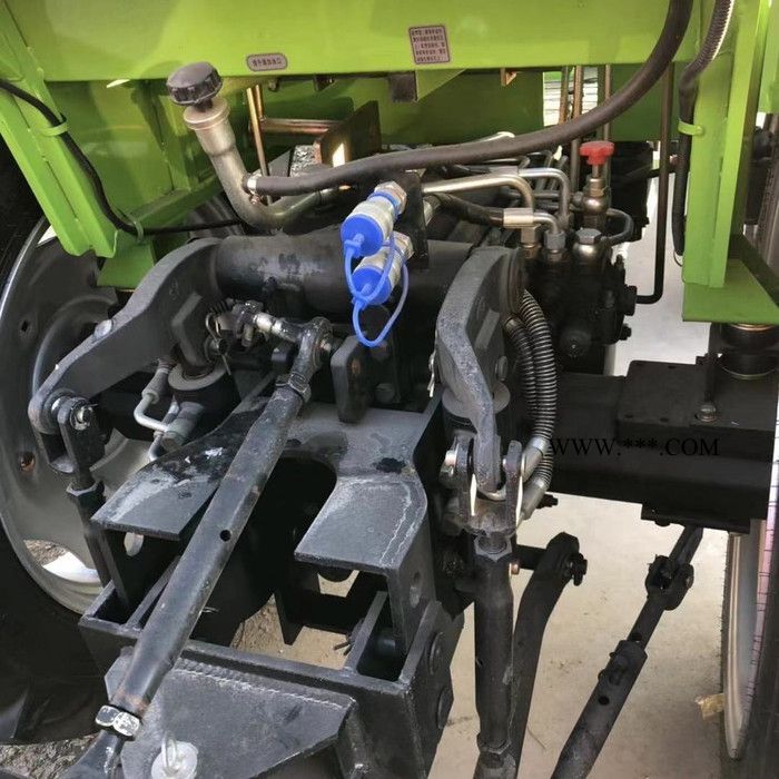 华夏1804拖拉机液晶显示仪表，美观大气，电液压离合器操作简单图2