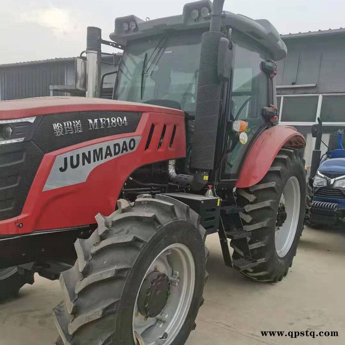 双力1804 2004 2104大马力拖拉机 标配国产14时双作用离合器扭矩大传动效率高 采用全封闭豪华驾驶室，密封性好图4