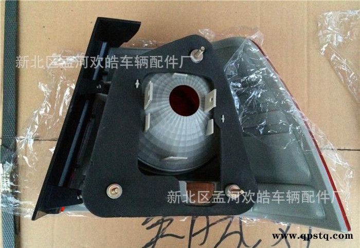 大众宝来经典 尾灯 弯灯 平灯 后尾灯 后机盖平灯尾灯图2