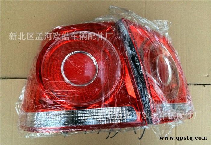 大众宝来经典 尾灯 弯灯 平灯 后尾灯 后机盖平灯尾灯图3