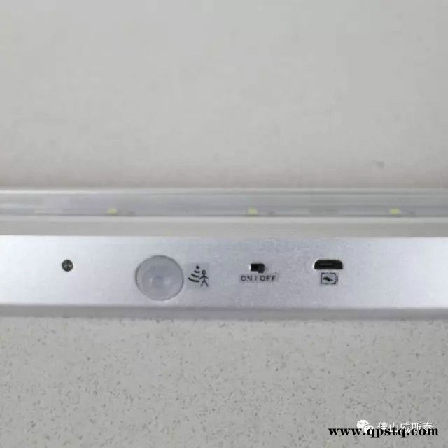 佛山威斯泰LED充电三角灯铝合金灯体精工细作**生锈，耐用结实散热好，美观大方上档次，定向照明设计，光线柔和自然，不伤图8