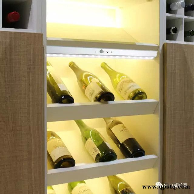 佛山威斯泰LED充电三角灯铝合金灯体精工细作**生锈，耐用结实散热好，美观大方上档次，定向照明设计，光线柔和自然，不伤图6