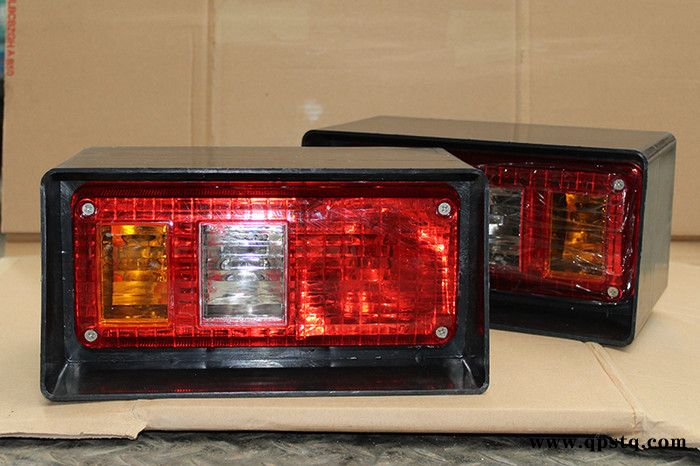 山工QZ50 装载机后尾灯图2