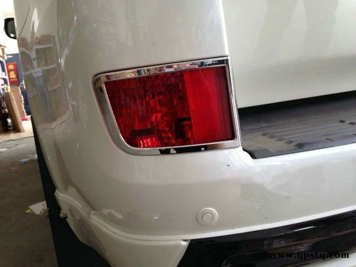 16款兰德酷路泽尾灯罩后杠灯饰条LC200尾灯饰条后尾灯罩亮条图4