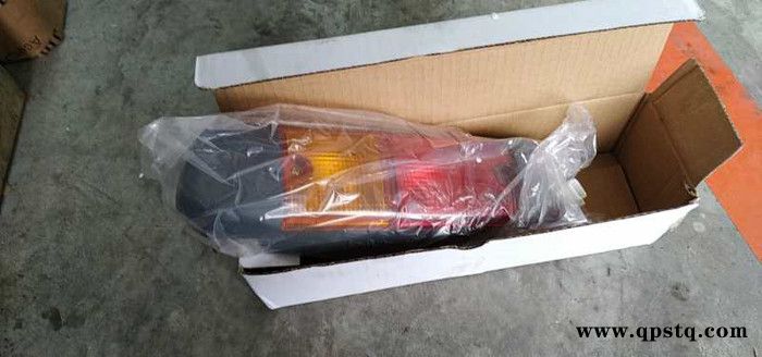 丰田FD30  后尾灯罩图3