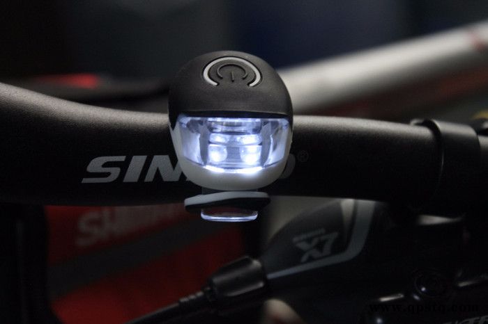 深圳厂家生产LED自行车灯 定制LED自行车灯图2