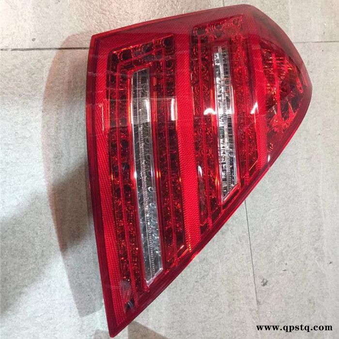 奔驰S级W221后尾灯 汽车后尾灯图2