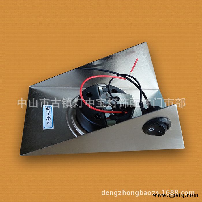 产销:新款LED家私灯 酒柜灯 转角灯 暗装小灯 家具灯外壳套件图4