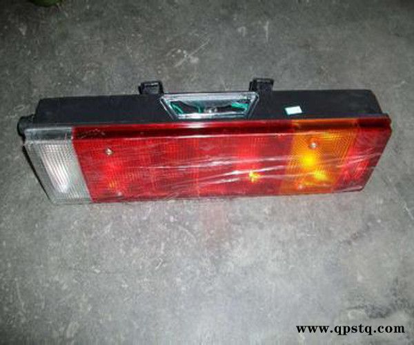 汽车后尾灯图2
